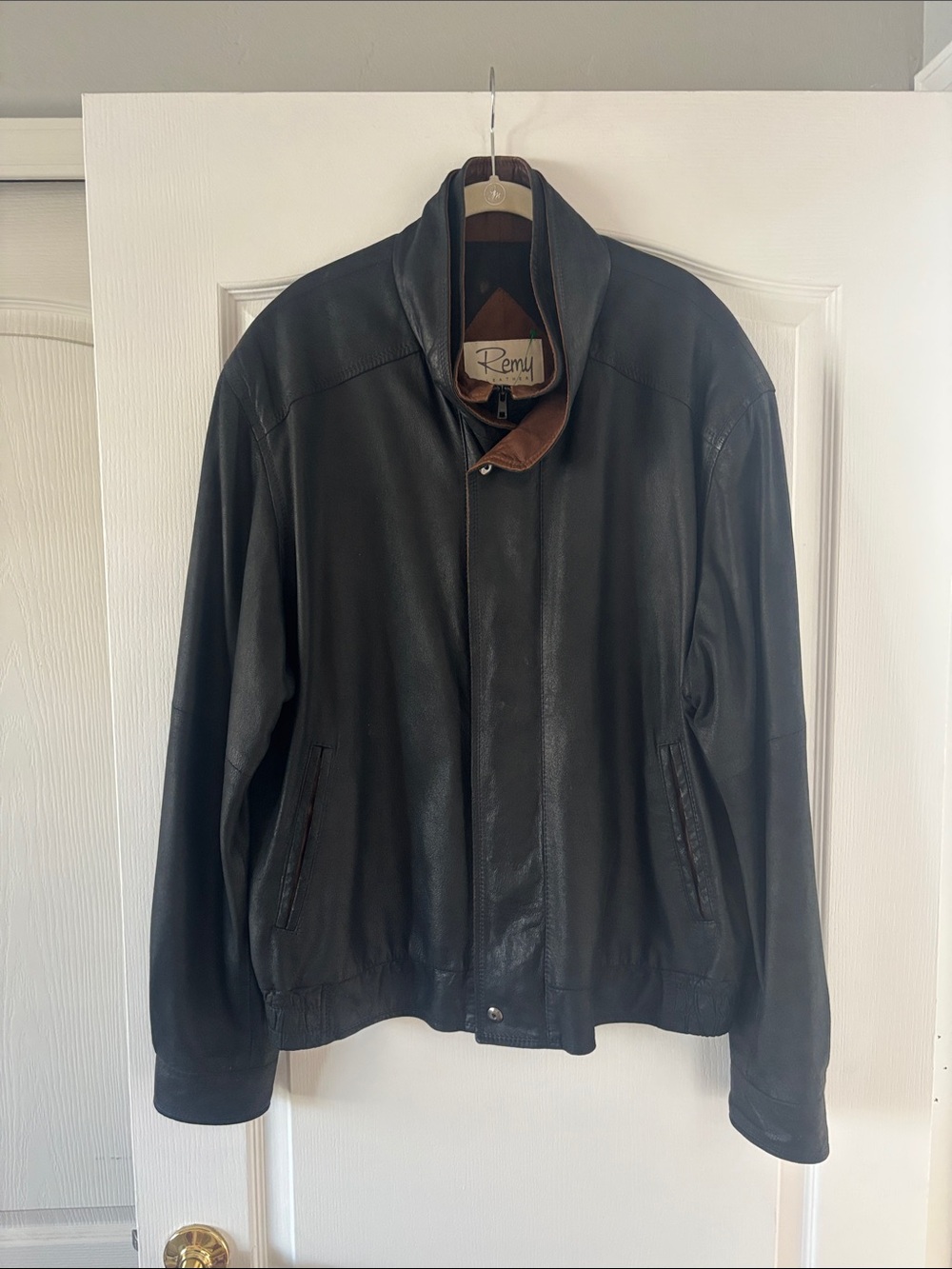 VINTAGE LUXURY REMY Men's/Women’s Black Leather Bomber Jacket SZ 44